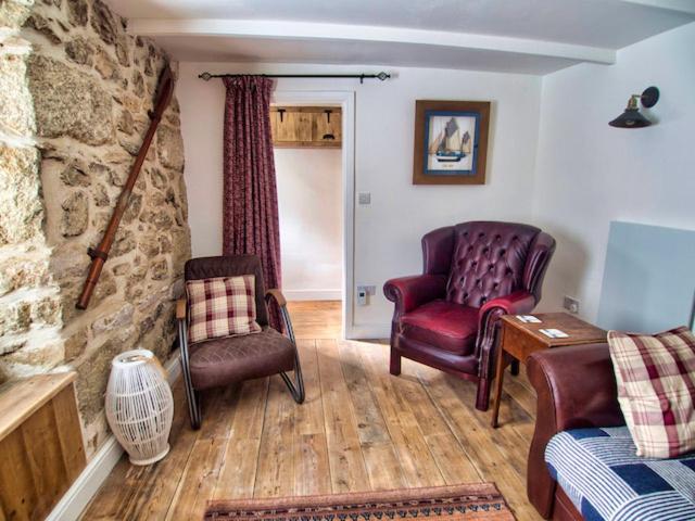 Knocker Cottage: Cozy 3-Bedroom Retreat Near Beaches Camborne Exterior photo