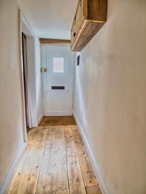 Knocker Cottage: Cozy 3-Bedroom Retreat Near Beaches Camborne Exterior photo