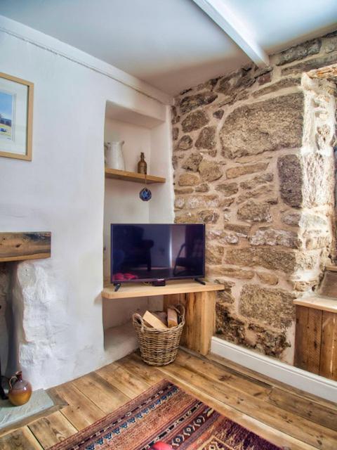 Knocker Cottage: Cozy 3-Bedroom Retreat Near Beaches Camborne Exterior photo