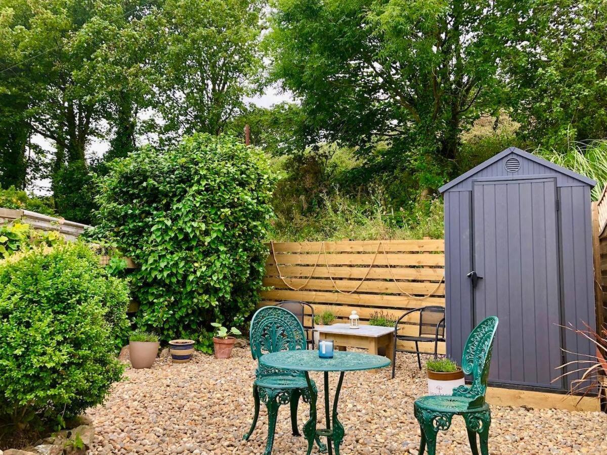 Knocker Cottage: Cozy 3-Bedroom Retreat Near Beaches Camborne Exterior photo